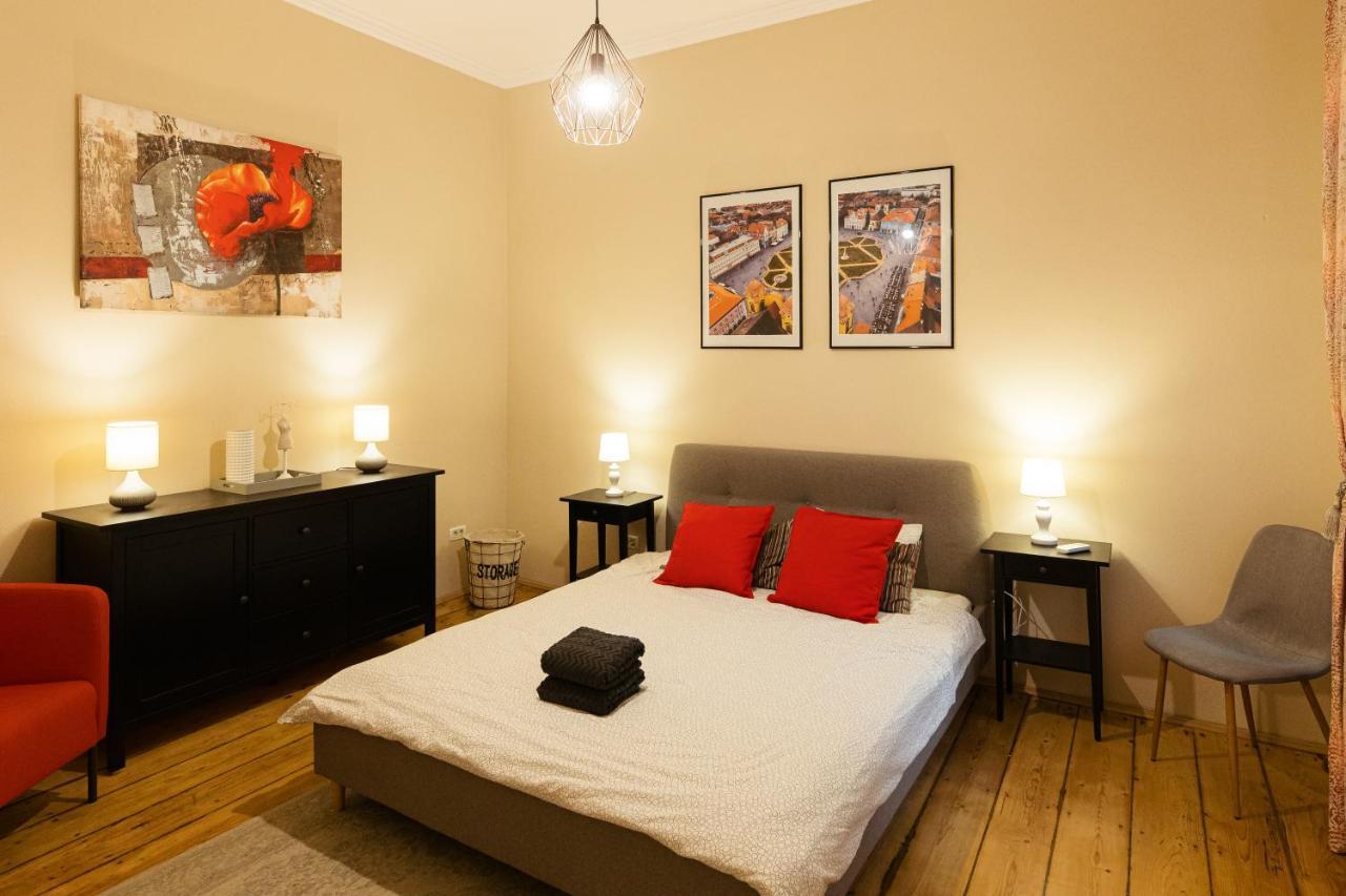 Chic Apartment In Historical City Center Timisoara Exterior photo