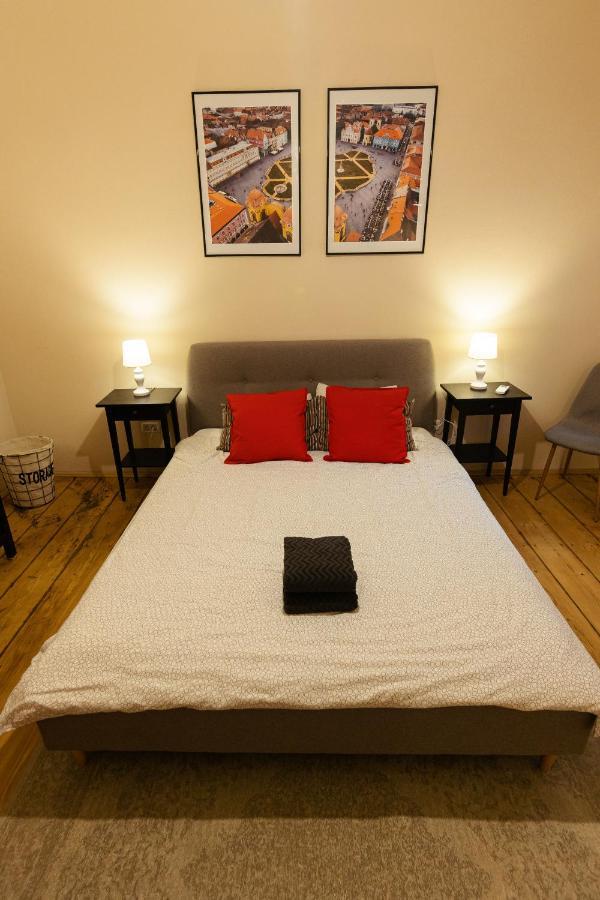 Chic Apartment In Historical City Center Timisoara Exterior photo