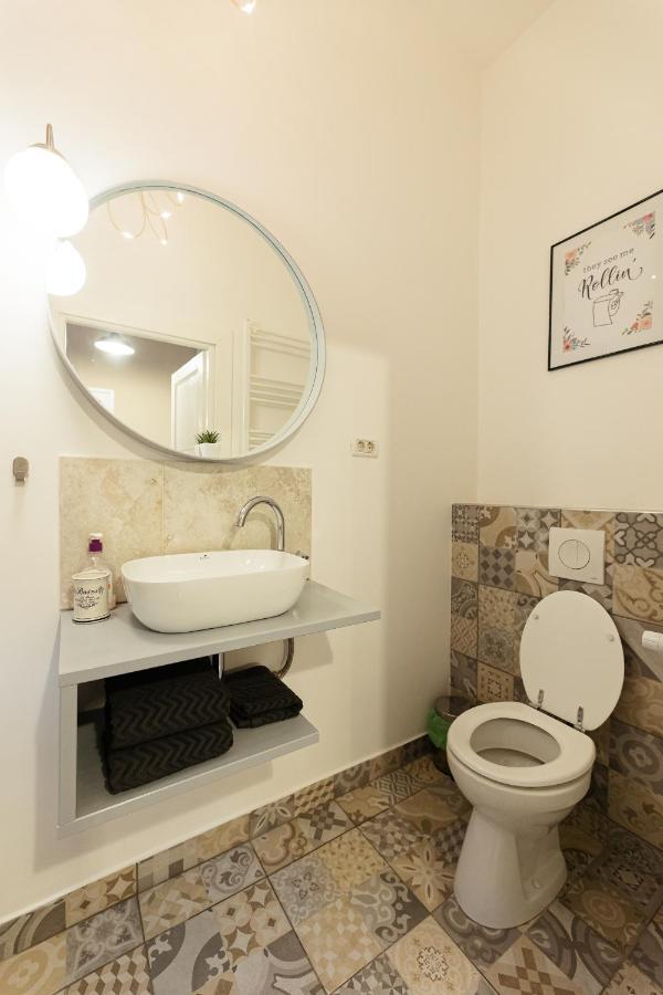 Chic Apartment In Historical City Center Timisoara Exterior photo
