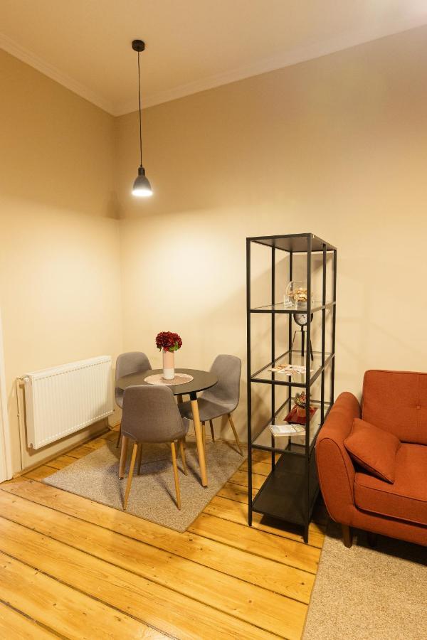 Chic Apartment In Historical City Center Timisoara Exterior photo