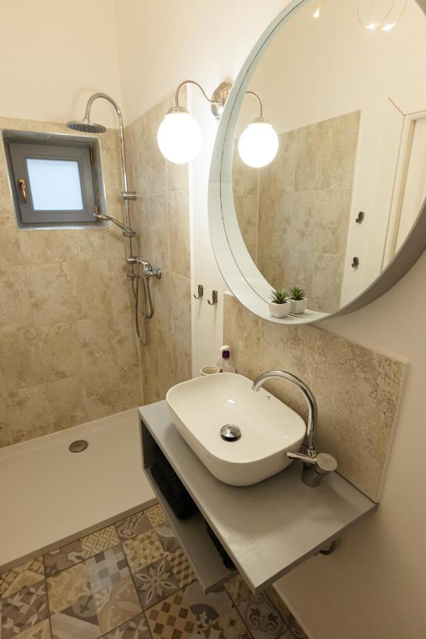 Chic Apartment In Historical City Center Timisoara Exterior photo