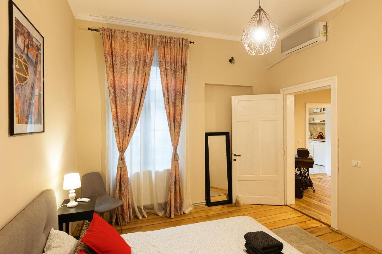 Chic Apartment In Historical City Center Timisoara Exterior photo